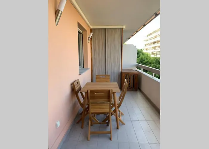 Juan Les Pins Joli T2 Parking Inclus!