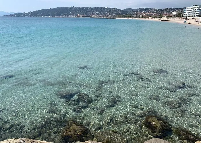 Juan Les Pins Joli T2 Parking Inclus!