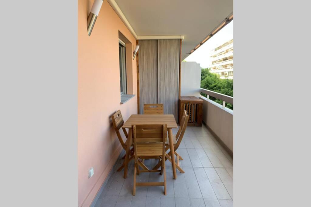 Juan Les Pins Joli T2 Parking Inclus! Appartement Antibes