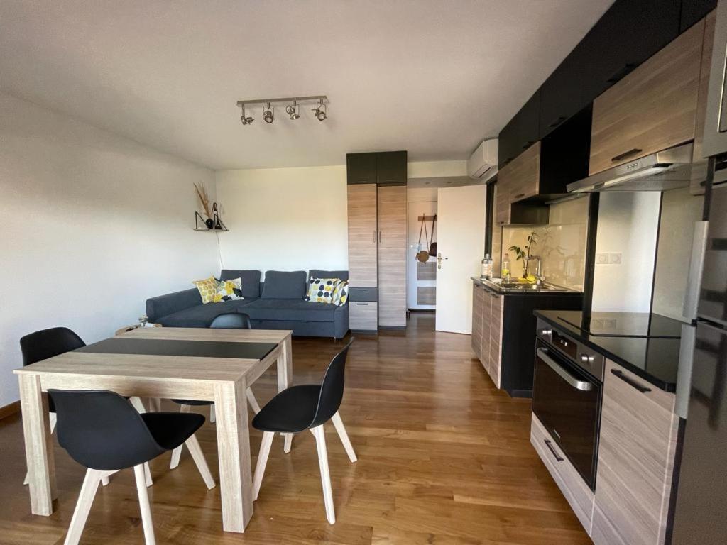 Juan Les Pins Joli T2 Parking Inclus! * Antibes
